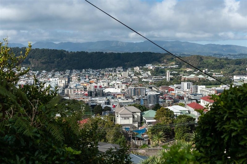 118 Kelburn Parade, Kelburn, Wellington - Carousel 19