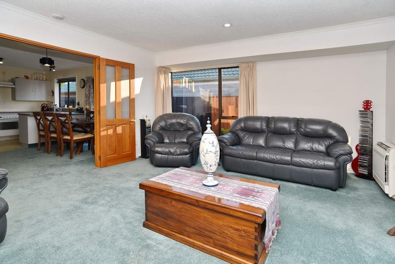 2/5 Kimbrace Place, Belfast, Christchurch - Carousel 2