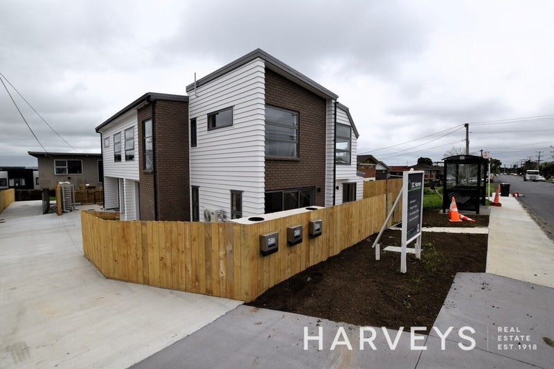 62B Royal Road, Massey, Auckland - Carousel 1