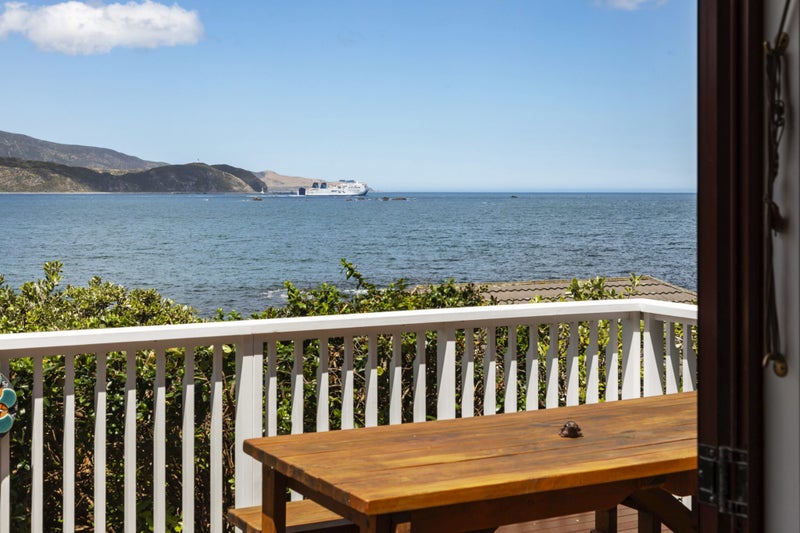 61 Breaker Bay Road, Breaker Bay, Wellington - Carousel 2