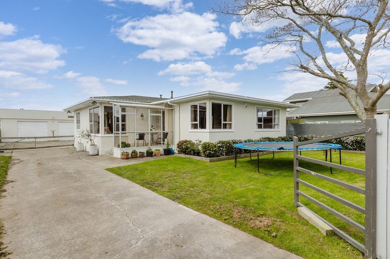 4 Sutherland Crescent, Westbrook, Palmerston North - Carousel 24