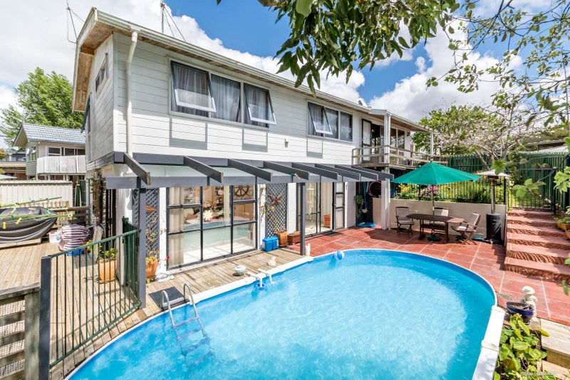 27 Tanglewood Place, Cockle Bay, Auckland - Carousel 2