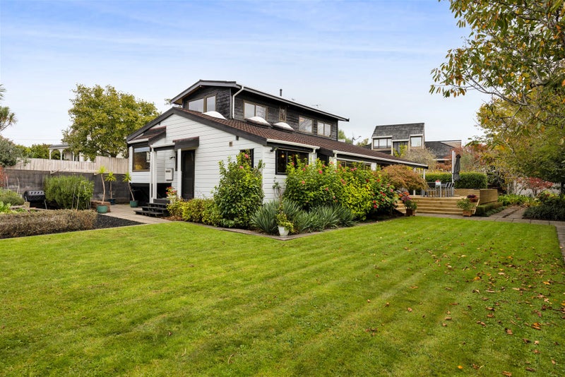 76 Govett Avenue, Frankleigh Park, New Plymouth - Carousel 1