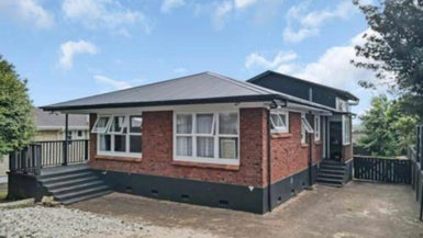 21 Estuary Road, Weymouth, Auckland - Carousel 1
