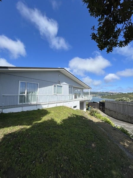 7 Forth Place, Papakowhai, Porirua - Carousel 2