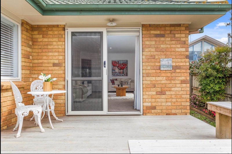 1/10 Windsong Court, Northpark, Auckland - Carousel 11