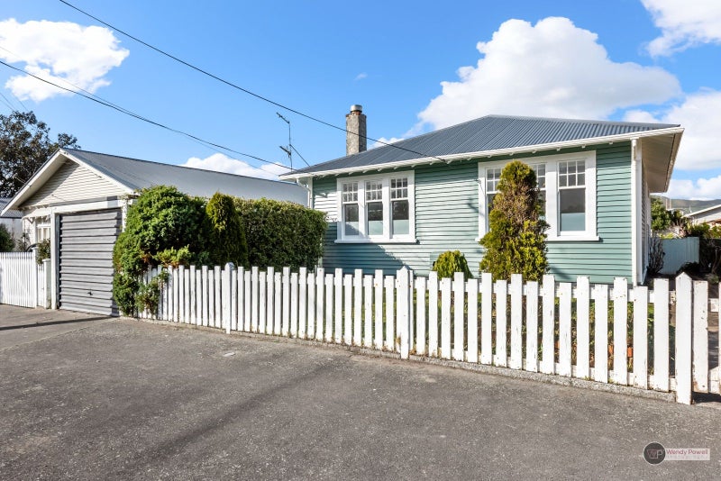 24 Collins Street, Petone, Lower Hutt - Carousel 1