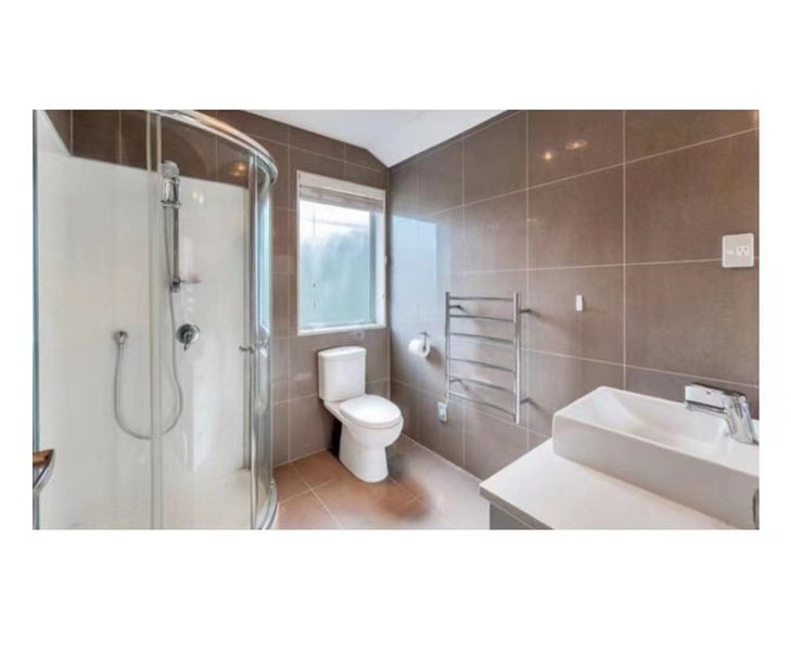 19 Lakeridge Close, Northcross, Auckland - Carousel 4