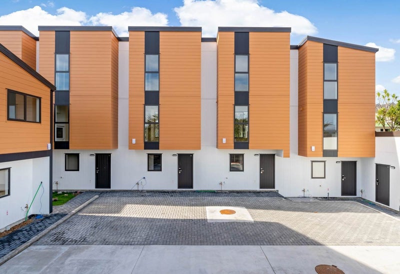 7/10 Orchid Place, Te Atatu South, Auckland - Carousel 2