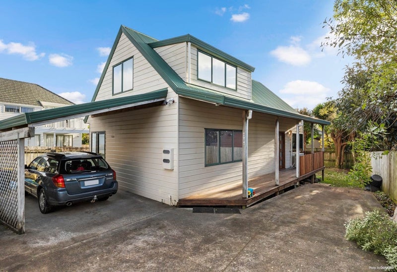 2/470 East Coast Road, Windsor Park, Auckland - Carousel 1