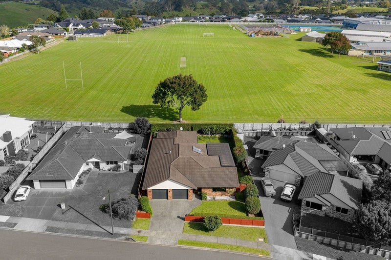 18 Alva Glen Place, Pyes Pa, Tauranga - Carousel 1