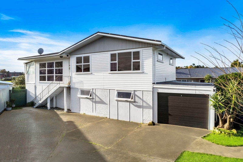 106 Edgewater Drive, Pakuranga, Auckland - Carousel 1