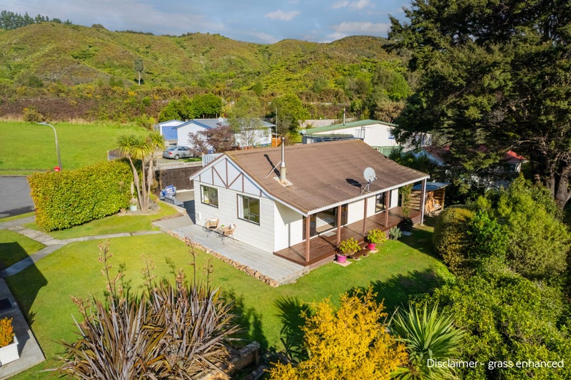 20 Oaklands Grove, Clouston Park, Upper Hutt - Carousel 2