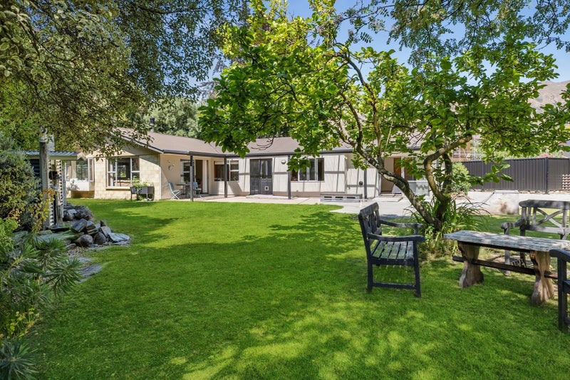 216 Stone Street, Wanaka - Carousel 1