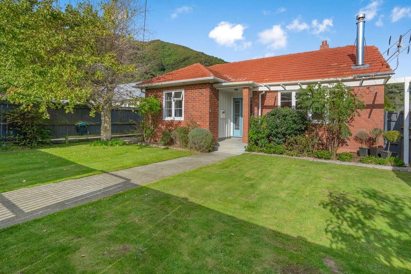 195A Whites Line East, Waiwhetu, Lower Hutt - Carousel 1