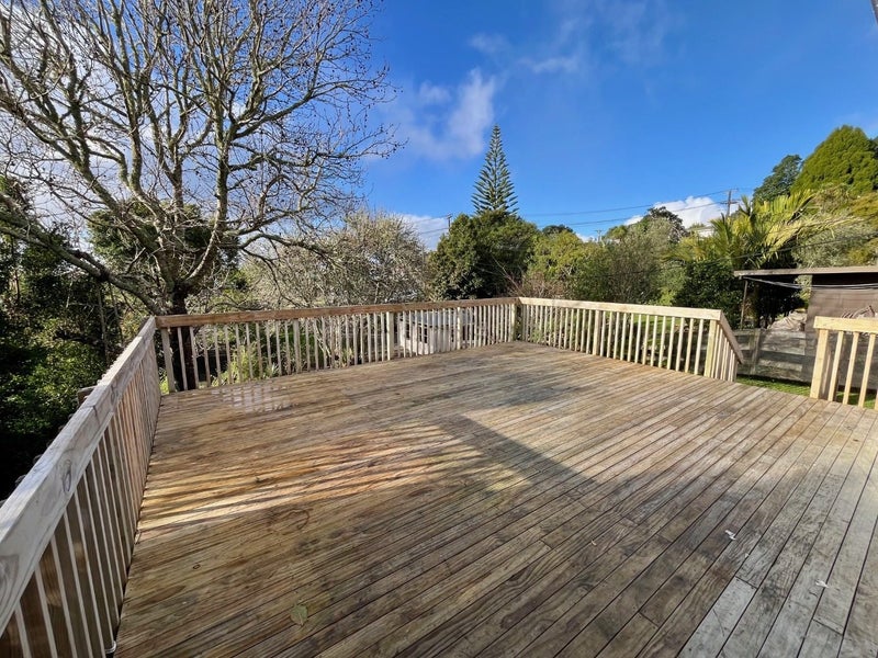 15 Pine Avenue, Henderson, Auckland - Carousel 1