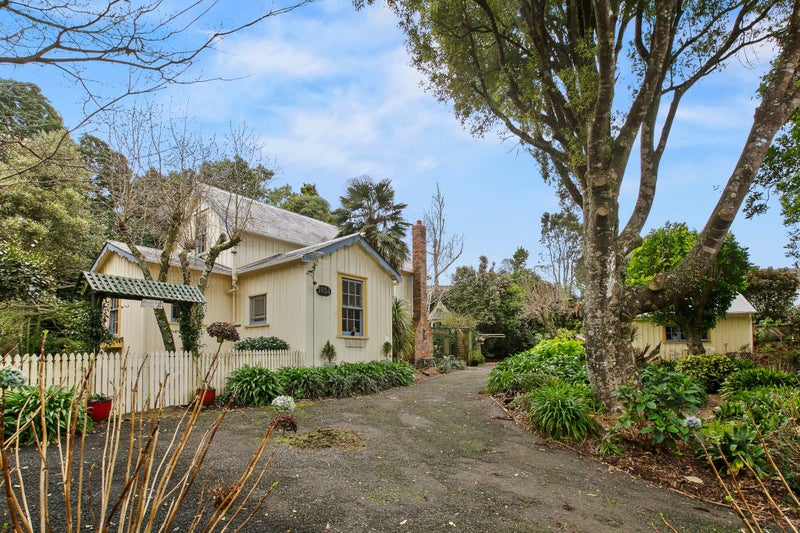 55D Karina Road, Merrilands, New Plymouth - Carousel 1