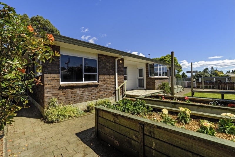 2 Upland Street, Brookfield, Tauranga - Carousel 2