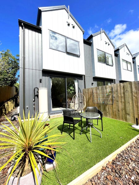 28E Noall Street, Te Atatū Peninsula, Auckland - Carousel 2