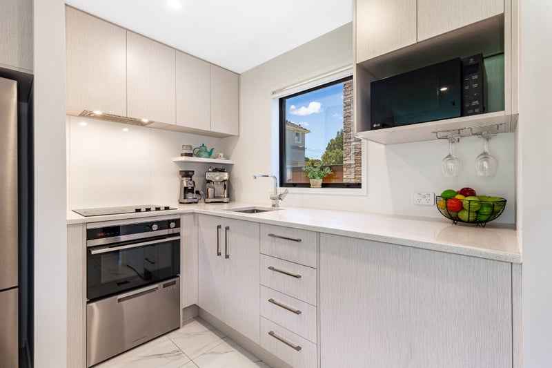 9/17 Pearce Crescent, Taita, Lower Hutt - Carousel 2