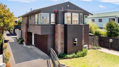 10 Castor Bay Road, Castor Bay, Auckland - Carousel 1