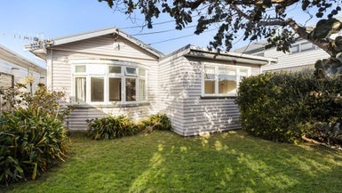 14 Kauri Street, Miramar, Wellington - Carousel 1