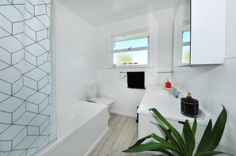 2/56 Surrey Street, Linwood, Christchurch - Carousel 12