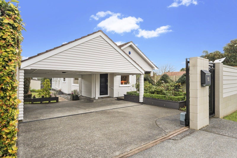 10 Kingsway, Three Kings, Auckland - Carousel 1