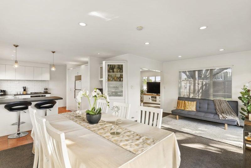 11 Warren Avenue, Three Kings, Auckland - Carousel 2