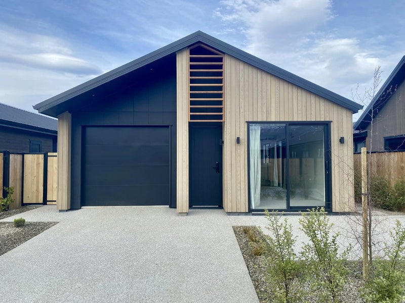 8 Booth Drive, Cromwell, Cromwell - Carousel 1