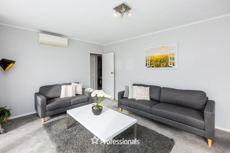 7 Garth Lane, Maoribank, Upper Hutt - Carousel 2