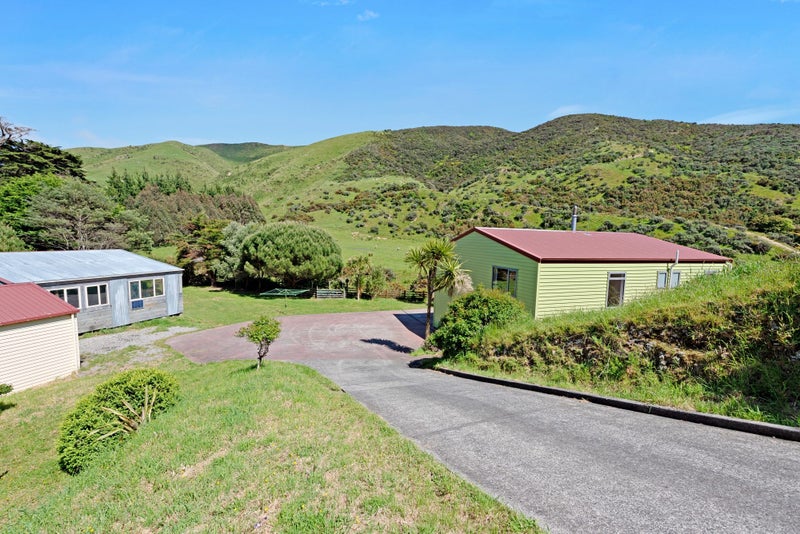 60 South Makara Road, Karori - Carousel 2