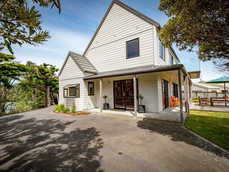 13 Pine Ridge Terrace, Waikanae Beach, Waikanae - Carousel 2
