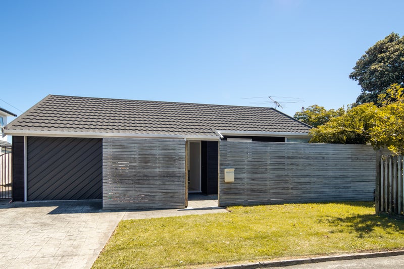 28A Strathmore Avenue, Strathmore Park, Wellington - Carousel 1