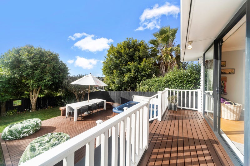 37 Andrew Road, Howick, Auckland - Carousel 1