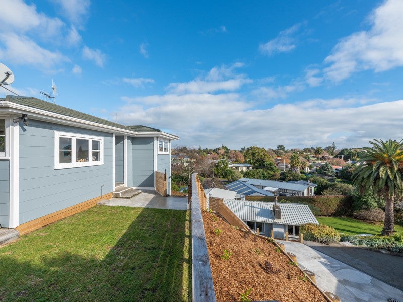 98 Matai Road, Raumati South, Paraparaumu - Carousel 2