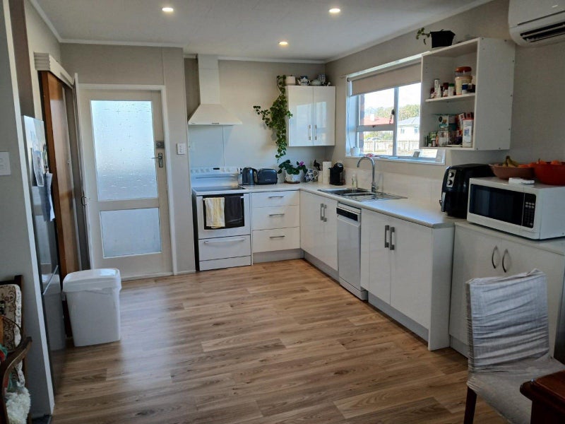 3C Bideford Street, Brooklands, New Plymouth - Carousel 1