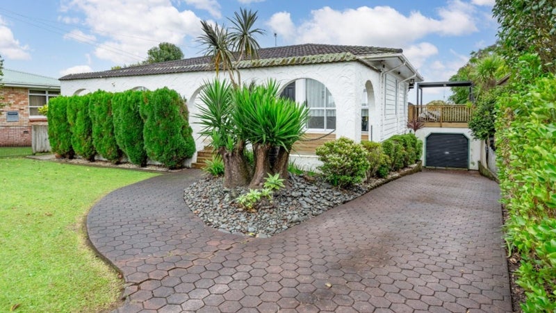 17 Collie Street, Hillpark, Auckland - Carousel 1