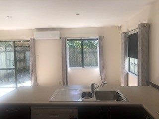 5/3 Orwell Road, Greenhithe, Auckland - Carousel 1