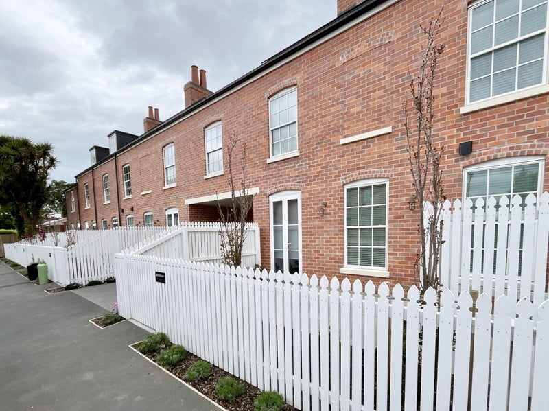 18 Bunyan Street, Waltham, Christchurch - Carousel 2