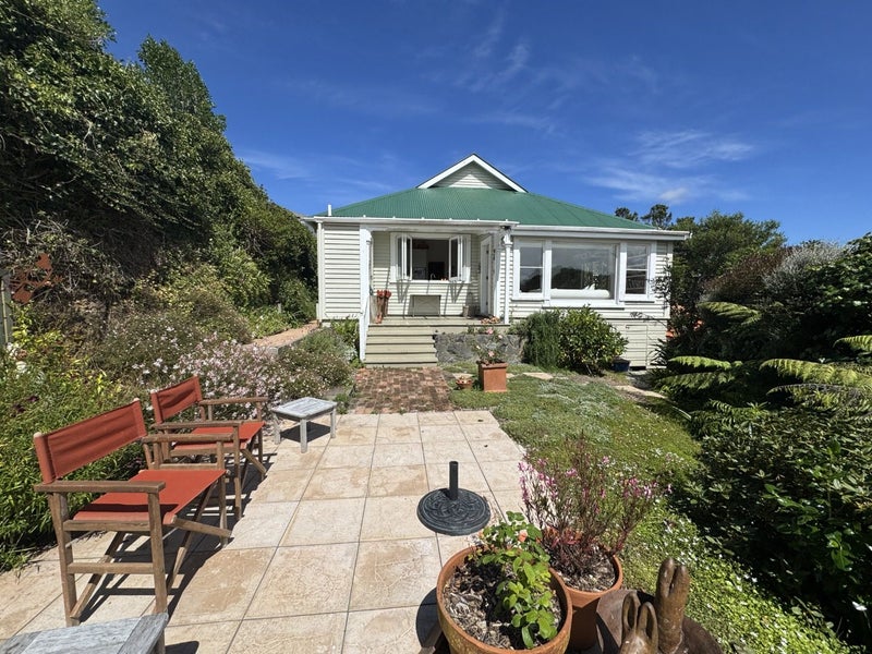 25 St Michaels Crescent, Kelburn, Wellington - Carousel 1