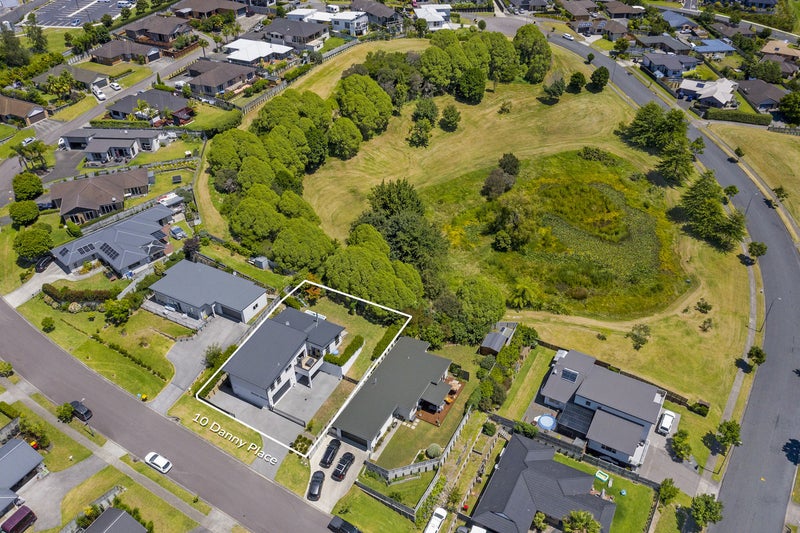 10 Danny Place, Pyes Pa, Tauranga - Carousel 2