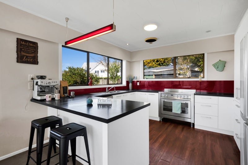 323 Mangorei Road, Merrilands, New Plymouth - Carousel 2