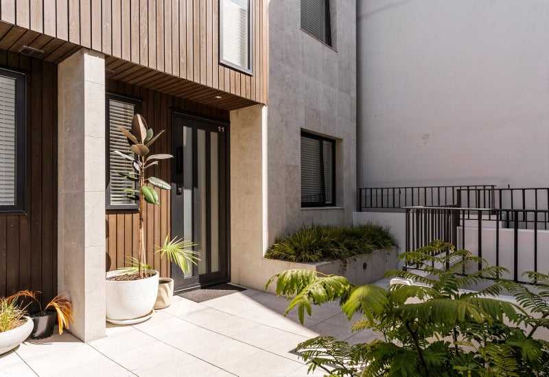 11/6 Waima Street, Grey Lynn, Auckland - Carousel 2