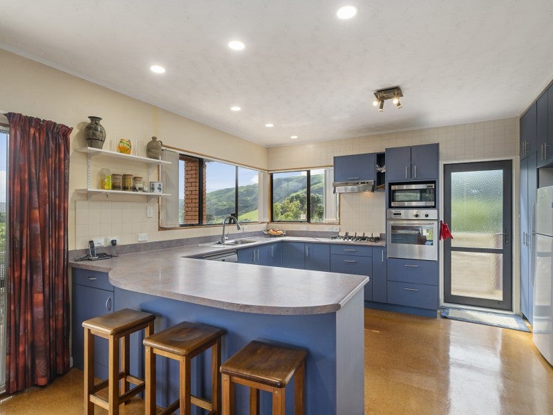 2 Puketai Place, Pukerua Bay, Porirua - Carousel 1