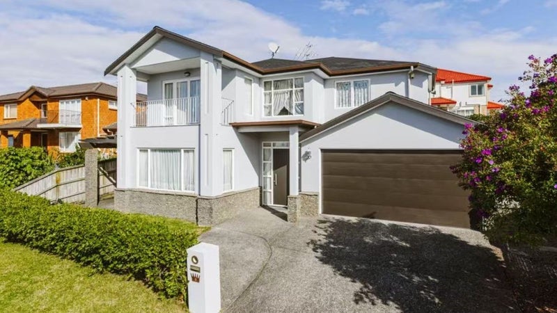 9 Kingsgate Place, Dannemora, Auckland - Carousel 1