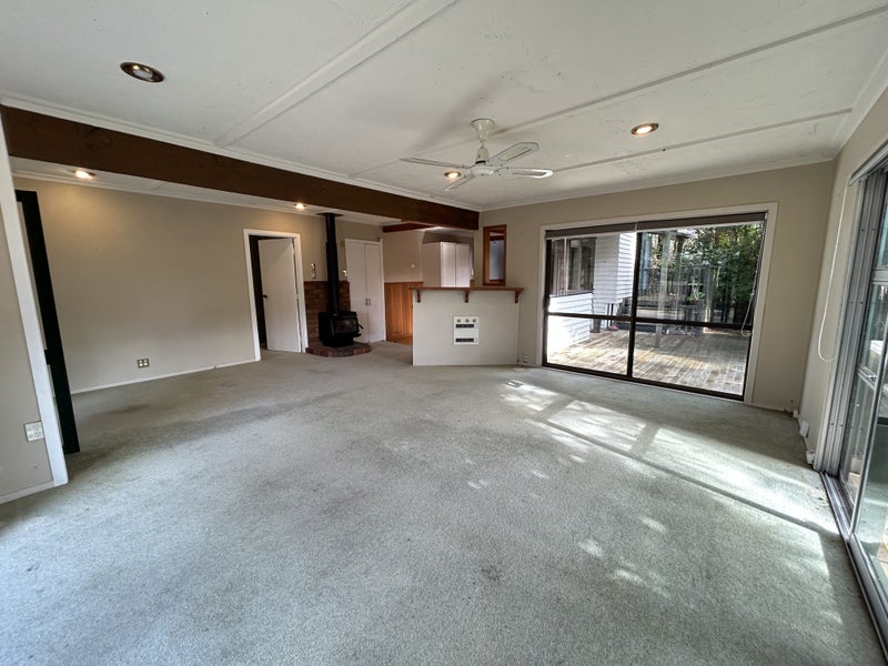 223 Woodlands Park Road, Titirangi, Auckland - Carousel 2