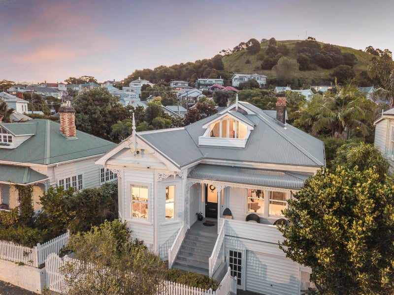 13 Vauxhall Road, Devonport, Auckland - Carousel 1