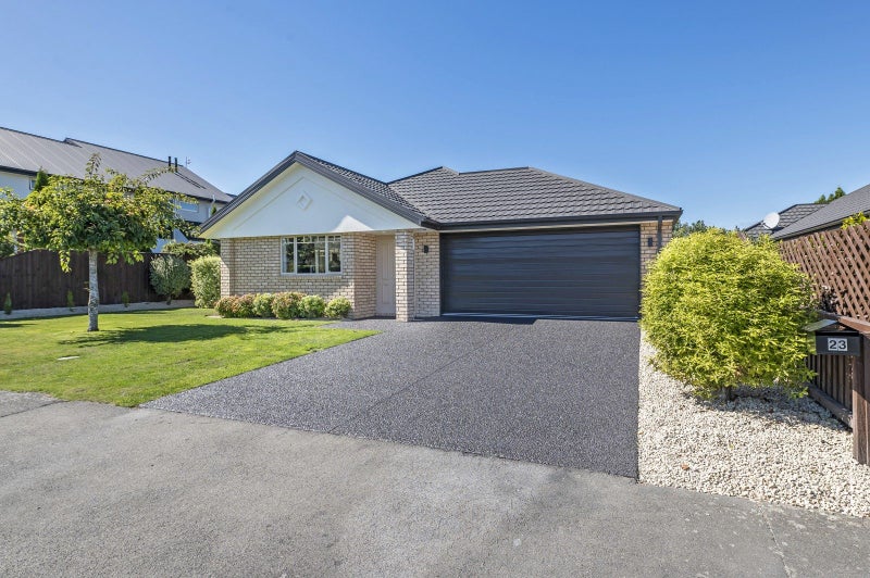 23 Date Crescent, Aidanfield, Christchurch - Carousel 1