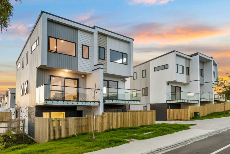 60 Hamlin Road, Mount Wellington, Auckland - Carousel 1